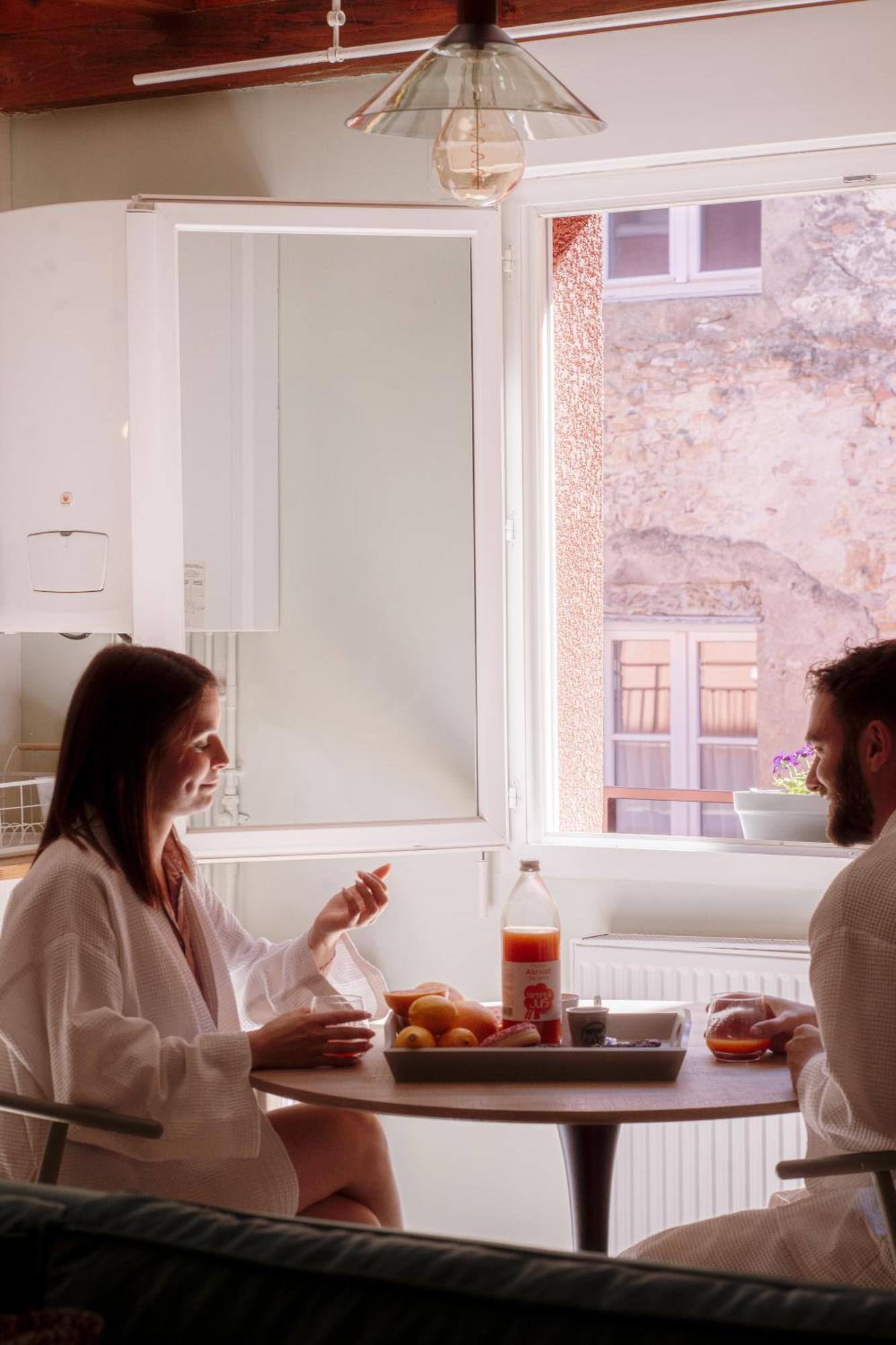 Appart Hotel Le 8 La Suite & Spa - Parking Gratuit - Mâcon エクステリア 写真